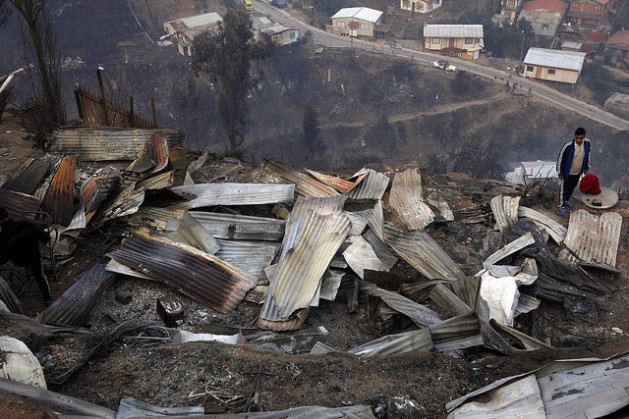 The bleak landscape left behind on La Cruz hill, one of the hardest-hit by the blaze that started on Saturday Apr. 12 in the Chilean city of ValparaÃƒÂ­so. Credit: Pablo Unzueta/IPS