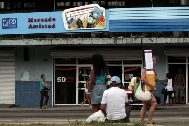 Mercado Amistad, one of the shops that only accept hard currency, officially called Ã¢Â€Âœforeign currency recovery storesÃ¢Â€Â, in central Havana. Credit: Jorge Luis BaÃƒÂ±os/IPS