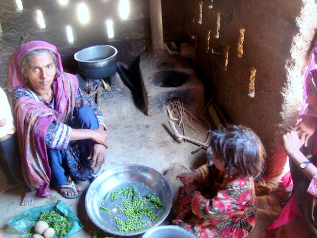 Women in Pakistan’s drought-struck Tharparkar District are shouldering the burden of a long dry spell that is wreaking havoc across the desert region. Credit: Zofeen Ebrahim/IPS