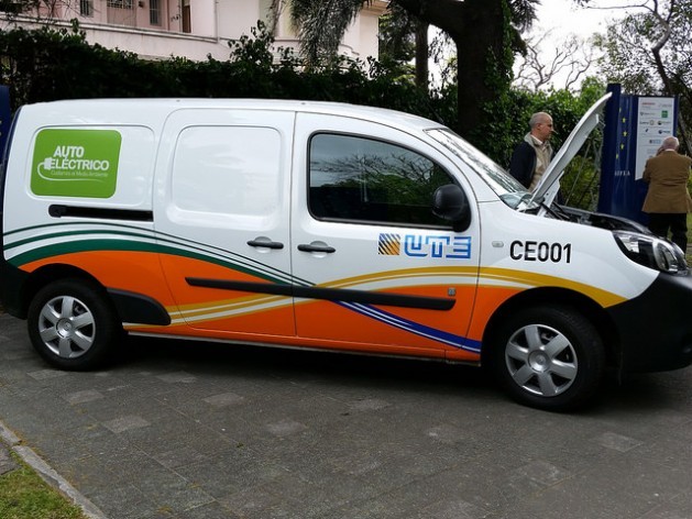Since July 2014, Uruguay’s state power utility, UTE, has 30 100 percent electric vans. After the success of this initiative, it doubled that number in its fleet of vehicles, and incorporated two electric cars, in November 2015. Credit: Verónica Firme/IPS