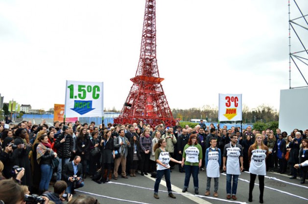 According to the Paris Agreement, the world will pursuit a 1.5C global temperature rise target, a recent addition propelled by the civil society and key players like the Climate Vulnerable Forum. This action on Thursday afternoon pushed for this goal. Credit: Diego Arguedas Ortiz/IPS