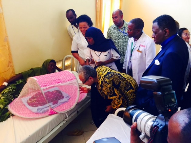 Ms Margaret Kenyatta, the First Lady of Kenya visits a maternal health facility in Mandera County on 06 November 2015. Dr Babatunde Osotimehin the Executive Director of UNFPA looks on. Credit: @UNFPAKen