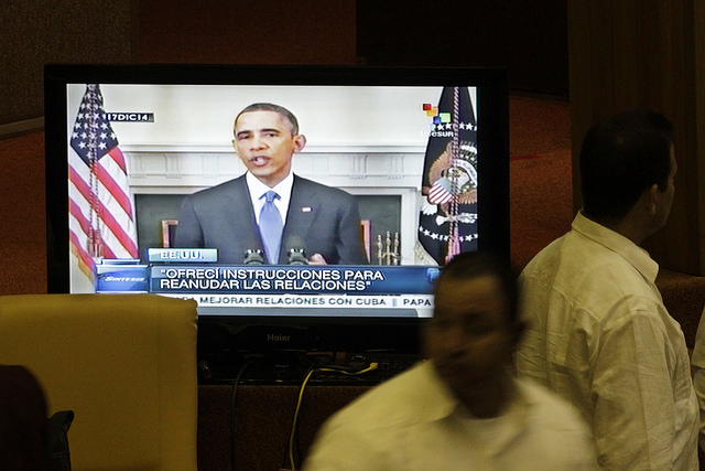 The image of U.S. President Barack Obama on a TV screen in Havana, announcing the restoration of diplomatic ties with Cuba, on Dec. 17, 2014. Now Obama can be seen in person by the people of Havana, when he visits the country Mar. 21-22. Credit: Jorge Luis Baños/IPS
