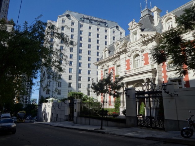The Four Seasons hotel in the upscale Buenos Aires neighbourhood of Recoleta was remodeled this decade with a multi-million dollar investment by the Dubai-based Albwardy Investment Group. This is just one example of investment in Argentina by the United Arab Emirates, which is expected to increase in different sectors as a result of the visit here by the UAE’s foreign minister, Sheikh Abdullah bin Zayed Al Nahyan. Credit: Fabiana Frayssinet/IPS