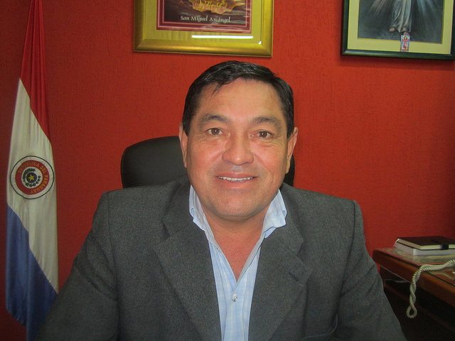 Villeta Mayor Teodosio Gómez, seen here in his office, says his municipality will be the industrial capital of Paraguay, thanks to its location on the Paraguay river and its flourishing industrial park, just 45 km from Asunción. Credit: Mario Osava/IPS