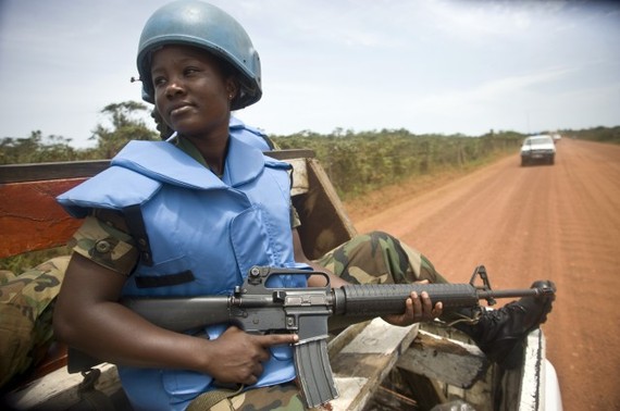 Gender needs to be "mainstreamed" across peacekeeping. A member of a Ghanaian female peacekeeping unit in Liberia (2009). UN Photo/Christopher Herwig
