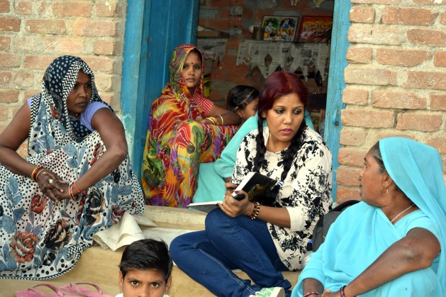 Paul interviews Dalit women in Hamirpur - a district in Northern India. All of these women have been abandoned by their husbands who fled to escape drought. Credit: Stella Paul / IPS.