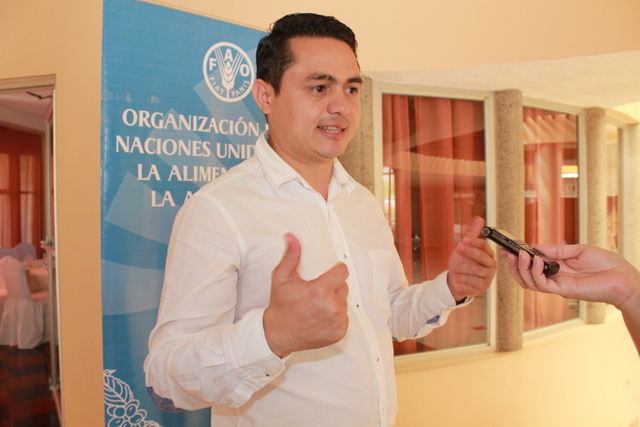  Marvin Moreno, the FAO expert technician behind this solidarity-based and inclusive innovative microcredit model, which so far has helped change the lives of 800 poor families. Credit: Thelma Mejía/IPS