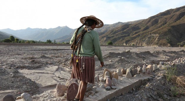 In much of the Andes, soil erosion is thought to be one of the most limiting factors in crop production. Soil is vulnerable to erosion where it is exposed to moving water or wind and where conditions of topography or human use decrease the cohesion of the soil.  ©IFAD/ Juan I. Cortés
