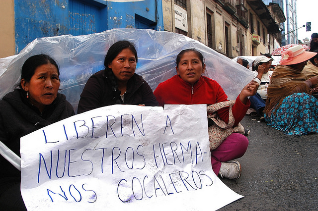 Wives of coca leaf farmers from Yungas during a vigil at the gates of the La Paz police station, where dozens of leaders were taken, accused of inciting disturbance during the demonstrations held to demand an expansion of the legal cultivation area in their region in northwest Bolivia. Credit: Franz Chávez.