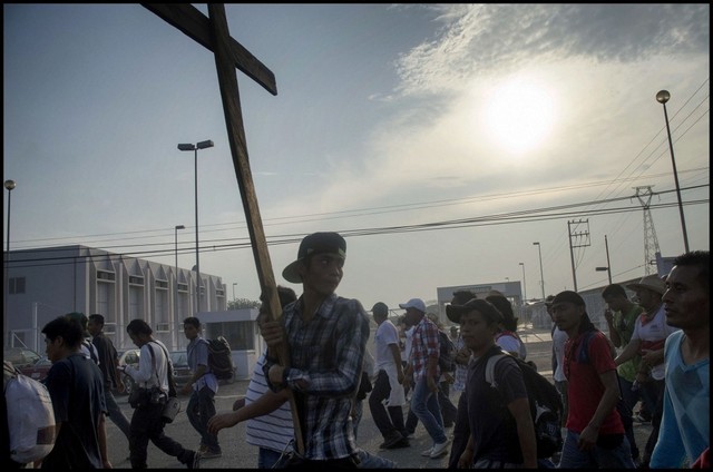 Migrants travelling across Mexico on their way to the United States replicate the Way of the Cross to symbolise the ordeal experienced by the victims of human trafficking in the region, which generates some seven billion dollars a year in profits. Credit: Ximena Natera/ Pie de Página